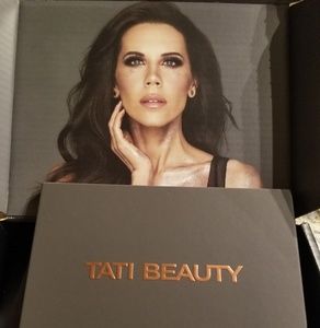 Tati Beauty Textured Neutrals Palette  Vol. 1
